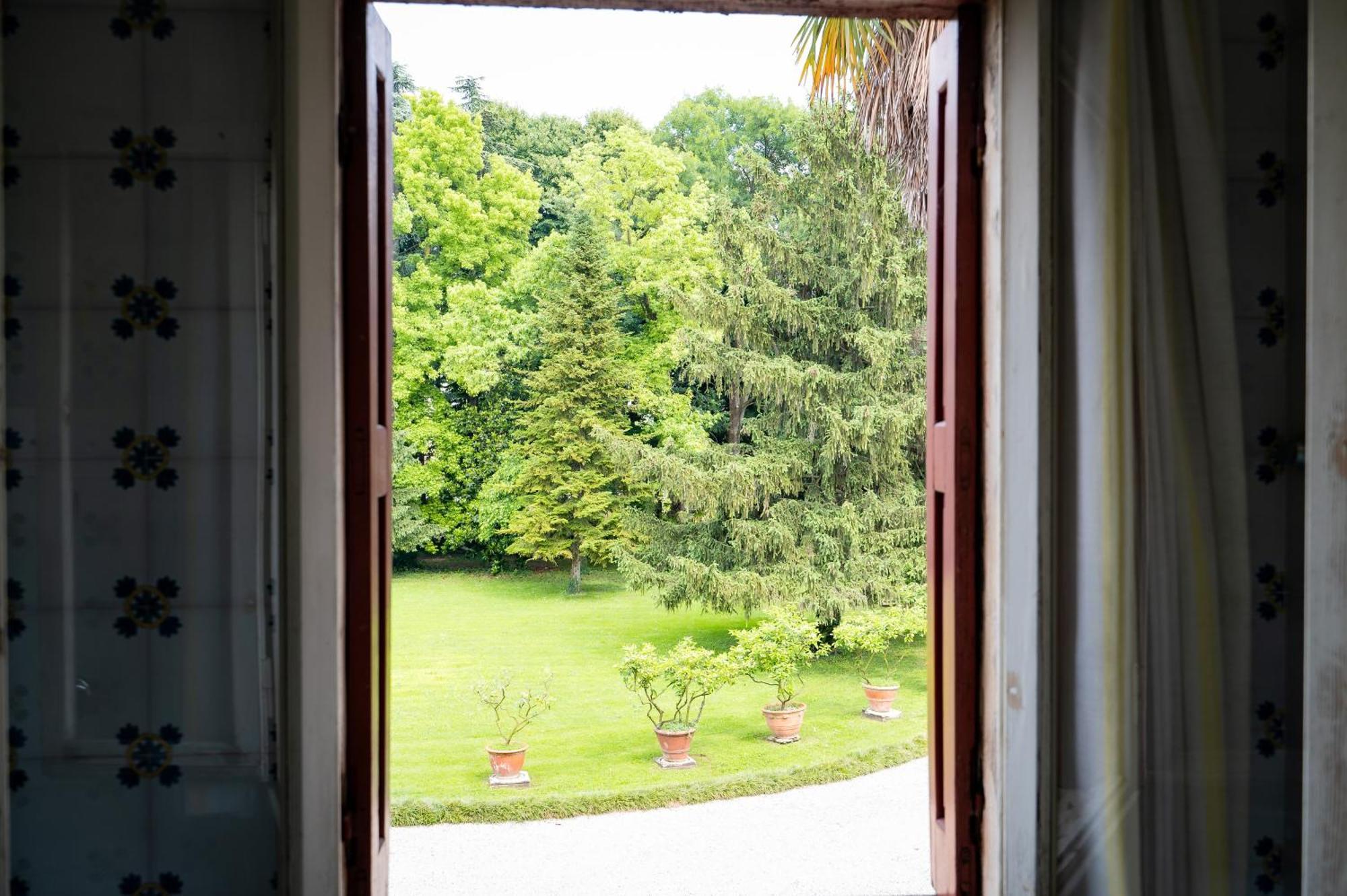 Villa Di Campagna Immersa Nella Natura Zero Branco Buitenkant foto